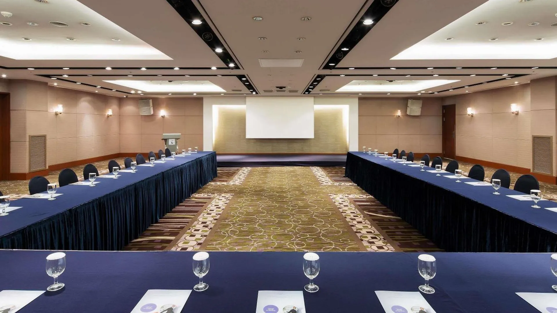 Novotel Ambassador Seoul Gangnam 5*,  South Korea